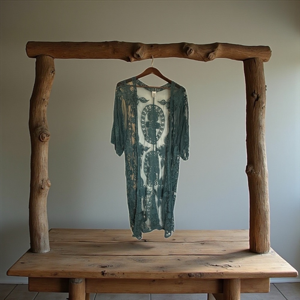Women Long sleeve Lace Cardigan in Teal size Large/XL